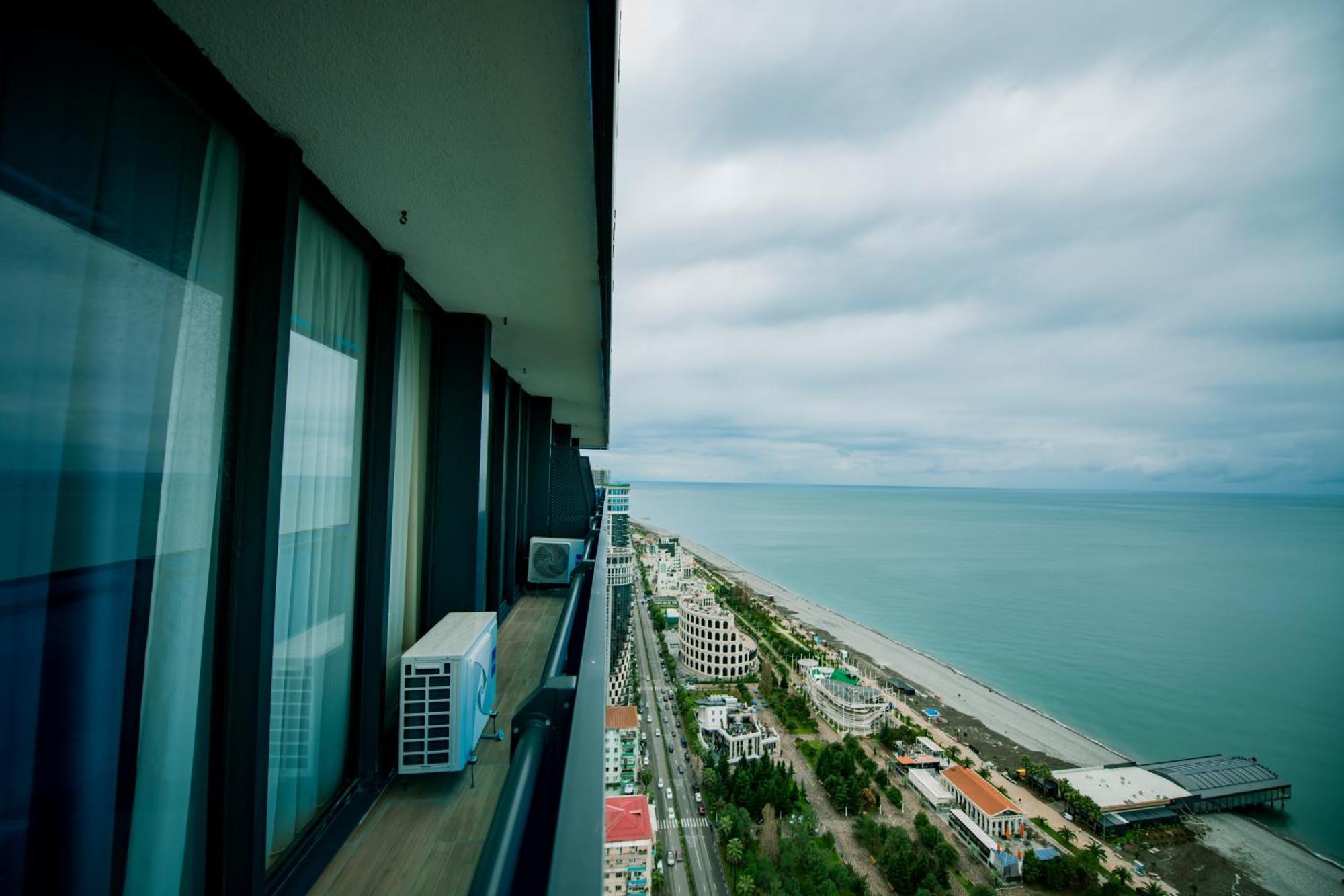 Sea View Apartments In Orbi City Batumi Bagian luar foto